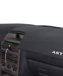 Vista interior del vehículo Chevrolet Astra 2000–2006 con tapete instalado, vista desde ángulo derecho