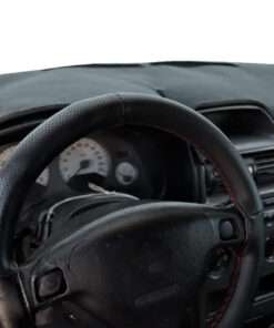 Vista interior del vehículo Chevrolet Astra 2000–2006 con tapete instalado, vista desde ángulo izquierdo