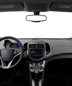 Vista interior del vehículo Chevrolet Sonic 2012–2016 como referencia