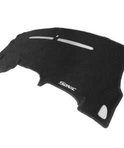 Cubretablero para Chevrolet Sonic 2017–2019 detalle del bordado