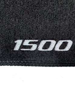 Cubretablero para Chevrolet 1500 1981–1991 con detalle del bordado