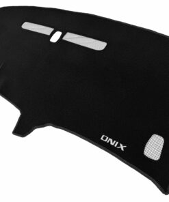 Cubretablero para Chevrolet Onix Premier 2020–2025 con detalle dle bordado