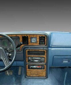 Vista interior del vehículo Ford Cougar 1985–1989 como referencia