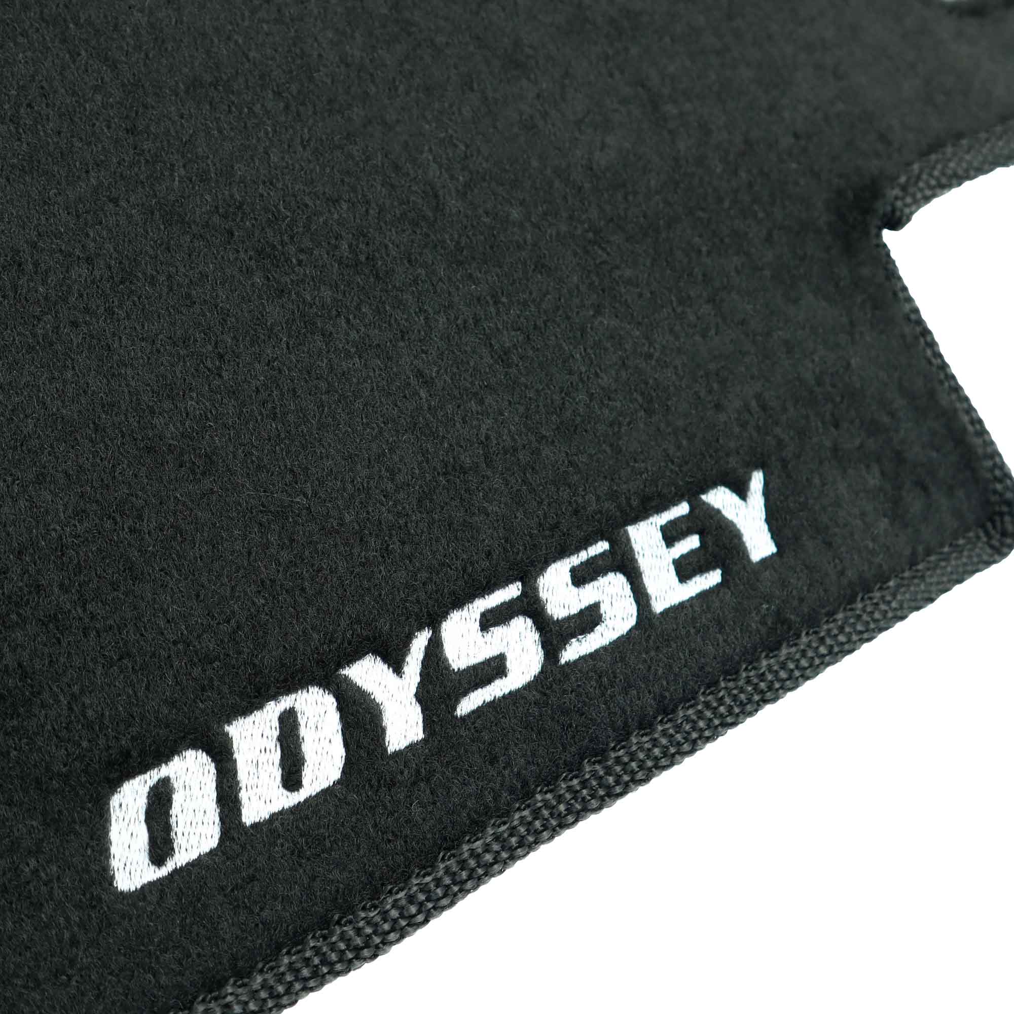 Cubretablero para Honda Odissey 2011–2016 vista detalle del bordado