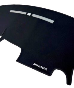 Cubretablero para Mitsubishi Mirage 2016–2024 detalle del bordado