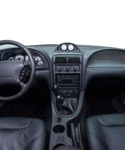 Vista interior del vehículo Ford Mustang 1994–1998 como referencia