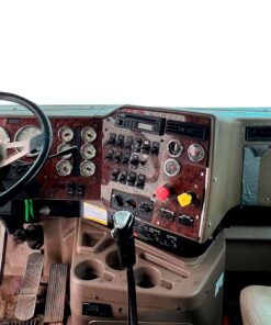 Vista interior del vehículo International 9200 1997–2011 como referencia