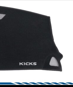 Cubretablero premium para Nissan Kicks 2017–2025 detalle del bordado
