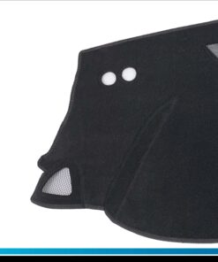 Cubretablero premium para Nissan Kicks 2017–2025 vista frontal parteizquierda con abertura para ventilación