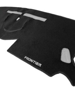 Cubretablero para Nissan Frontier 2016–2022 detalle del bordado