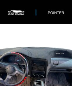 Vista interior del vehículo Volkswagen Pointer City 2003–2005 con cubretablero instalado