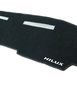 Cubretablero para Toyota Hilux 1979–1983 con detalle del bordado