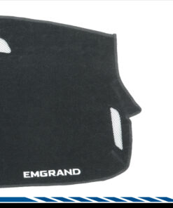 Cubretablero premium para Geely Emgrand 2024–2026 con detalle del bordado