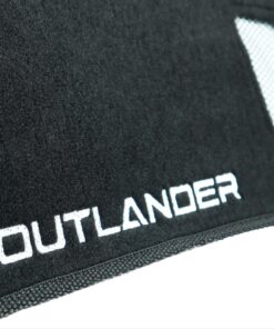 Cubretablero premium para Mitsubishi Outlander Sport 2025–2026 con detalle del bordado