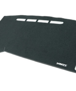 Cubretablero para Toyota Yaris Hatchback 2023–2026 con detalle del bordado