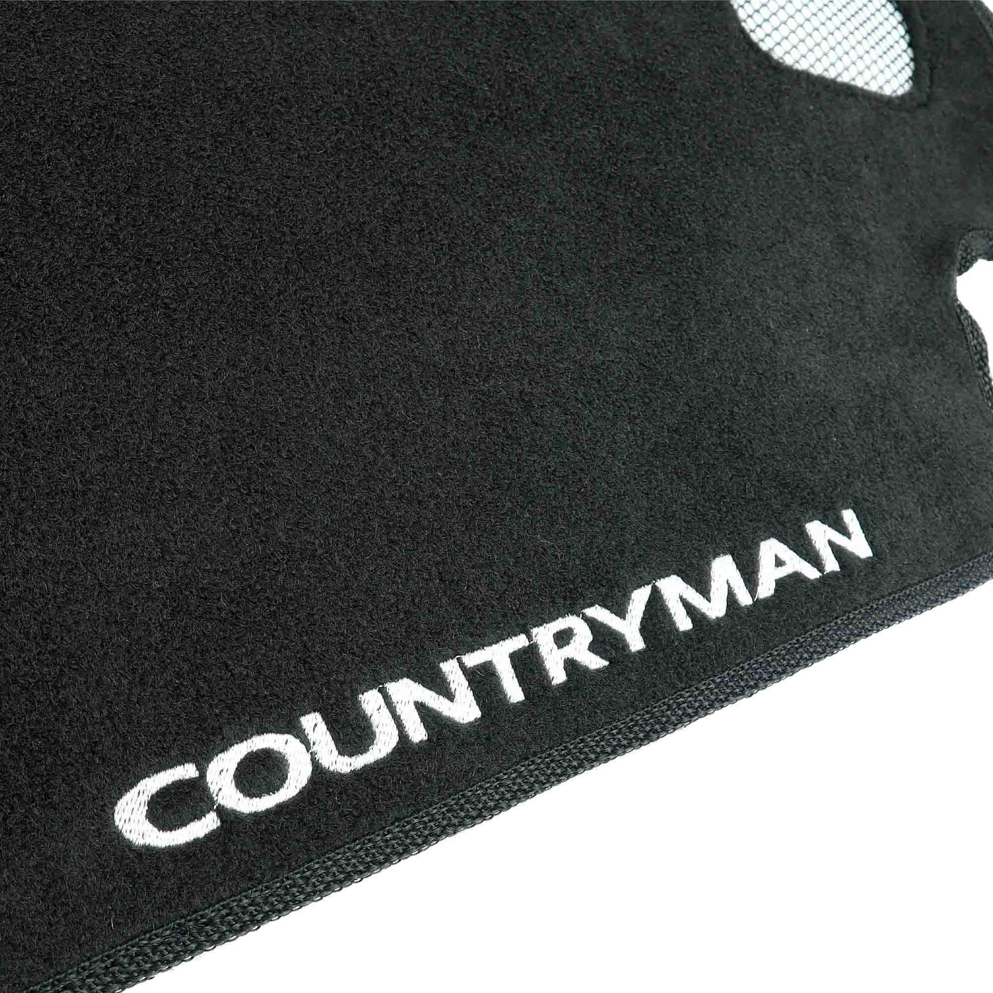 Cubretablero premium para BMW Mini Countryman 2024–2026 con detalle del bordado